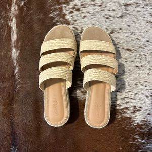Target platform sandals